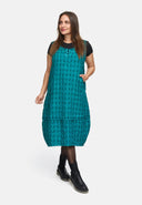 Mekko, jossa on elegantti pallosiluetti 'Velena'