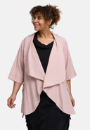 'Veya' takki – laskeutuva, pehmeä ja elegantin rento