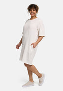 Robe 'Crissa' – plissée, douce et flatteuse pour la silhouette