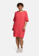 Robe 'Crissa' – plissée, douce et flatteuse pour la silhouette