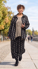<h4><em><strong>ÉLÉGANT & CHIC</strong></em></h4><h1><strong>NOUVEAU<br/>KARENA</strong></h1>